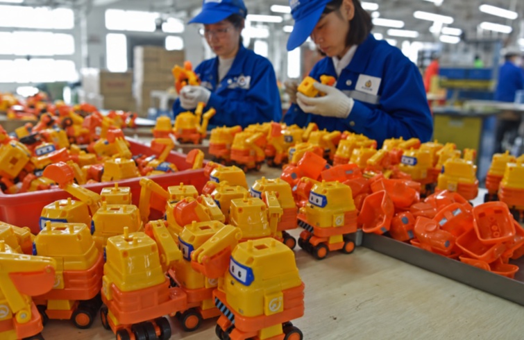 Plastic Toy Manufacturing Process: How to Choose the Right Method | DTG